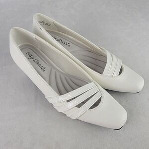 Easy Street White Entice Pumps Women's 5.5M Dress Shoes Low Heel Comfortable